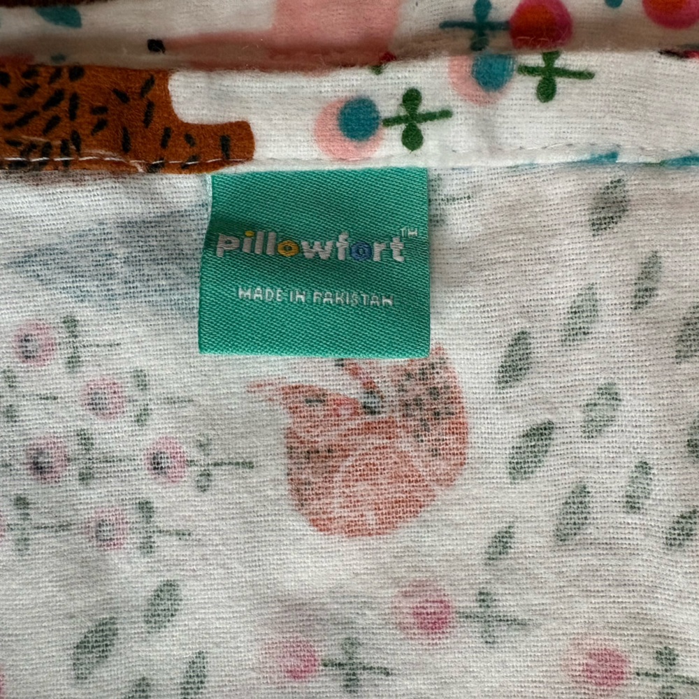 Pillowfort toddler flannel sheet set - Picture 2 of 4